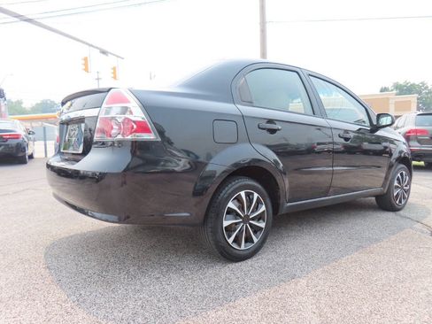 Used 2011 Chevrolet Aveo LT w/ Power and Convenience Package FWD image 2