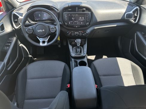 Used 2024 Kia Soul LX w/ Option Group 015 FWD image 22