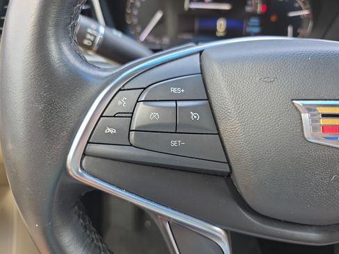 Used 2019 Cadillac XT5 FWD image 19