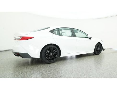 Used 2025 Toyota Camry SE w/ Multimedia Upgrade Package FWD image 31
