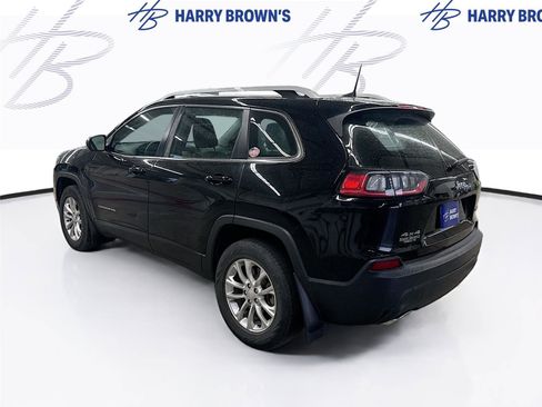 Used 2019 Jeep Cherokee Latitude w/ Cold Weather Group AWD/4WD image 2