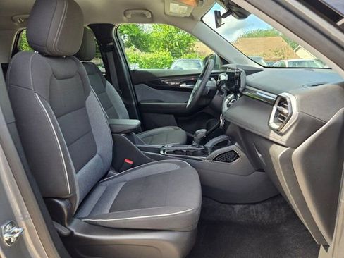 Used 2025 Chevrolet TrailBlazer LT AWD/4WD image 26