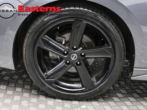 Used 2023 Nissan Sentra SR w/ Midnight Edition Package FWD image 31