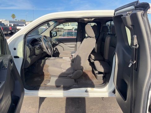 Used 2018 Nissan Frontier SV RWD image 17