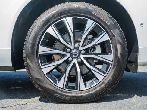 Certified 2024 Volvo XC60 B5 Plus w/ Climate Package AWD/4WD image 20