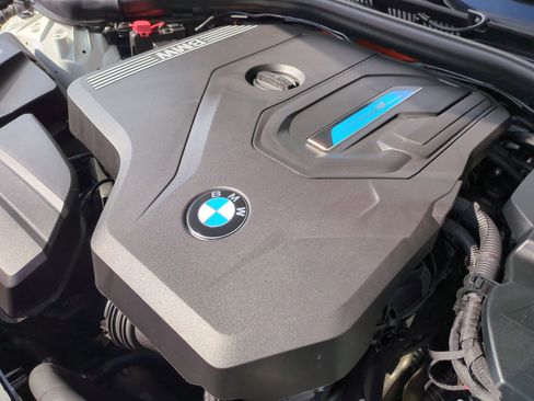 Certified 2024 BMW 330e w/ Convenience Package image 34