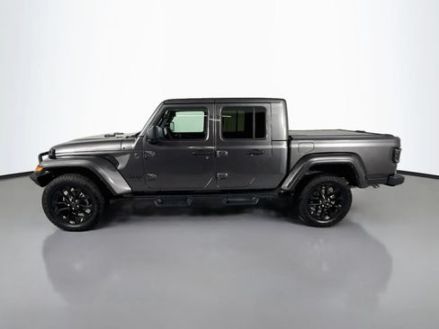 Used 2024 Jeep Gladiator Sport AWD/4WD image 2