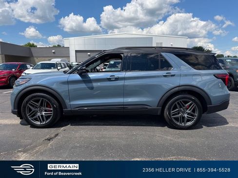 Used 2025 Ford Explorer ST w/ Sun And Sound Package AWD/4WD image 4