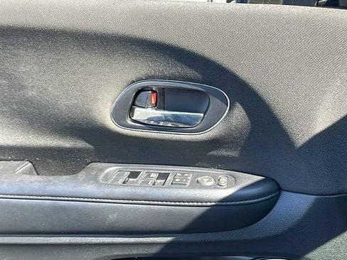 Used 2019 Honda HR-V EX image 27