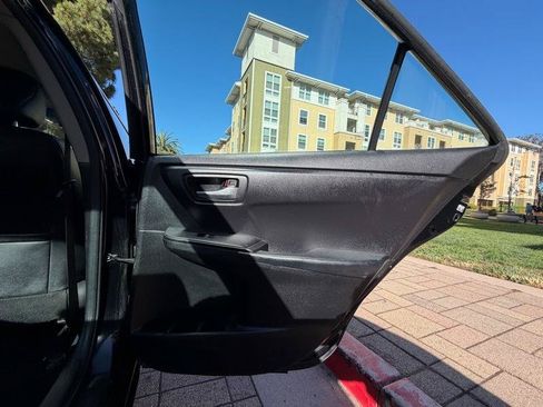 Used 2017 Toyota Camry SE FWD image 35