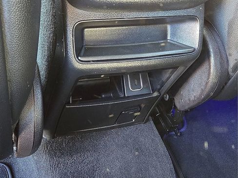 Used 2021 Mercedes-Benz GLE 350 w/ Premium Package image 17