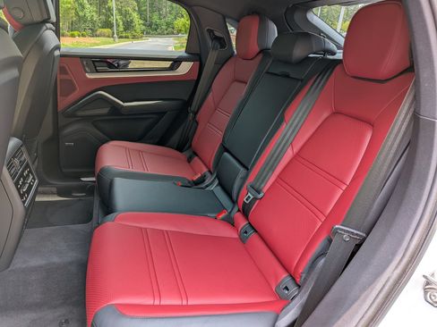 Certified 2026 Porsche Cayenne E-Hybrid Coupe AWD/4WD image 27