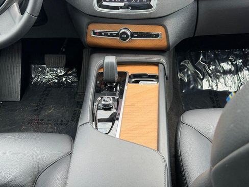 Certified 2024 Volvo XC90 B6 Plus w/ Protection Package Premier AWD/4WD image 16