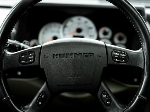 Used 2003 HUMMER H2 w/ Preferred Equipment Group AWD/4WD image 36
