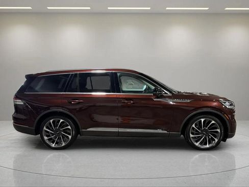 Certified 2020 Lincoln Aviator Reserve w/ Equipment Group 201A image 2
