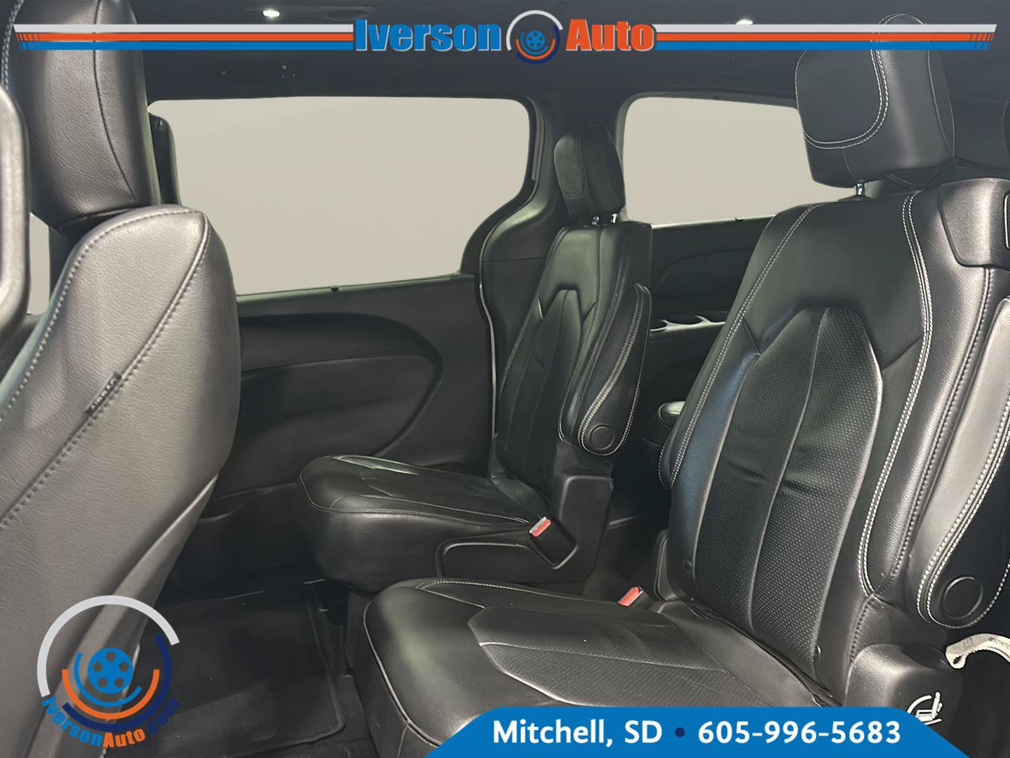 Used 2021 Chrysler Pacifica Touring-L w/ S Appearance Package AWD/4WD image 24