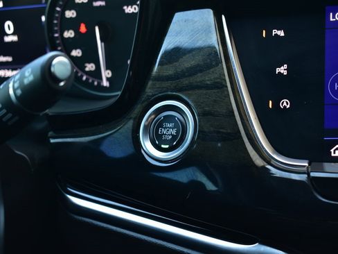 Used 2020 Cadillac XT6 Premium Luxury image 40