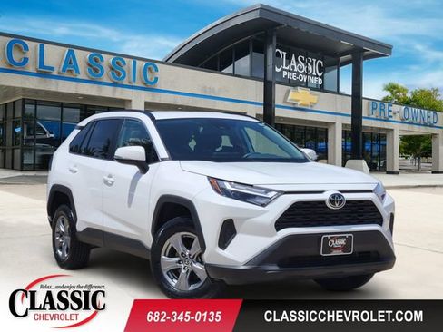 Used 2025 Toyota RAV4 XLE FWD image 1