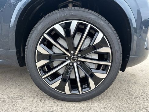 New 2026 Volvo XC90 B6 Plus w/ Protection Package Premier image 9