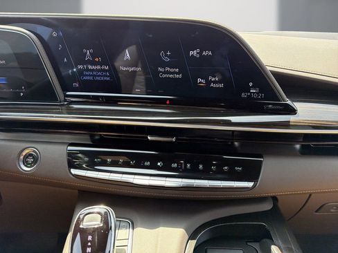 Used 2023 Cadillac Escalade ESV Premium Luxury w/ Performance Package AWD/4WD image 18