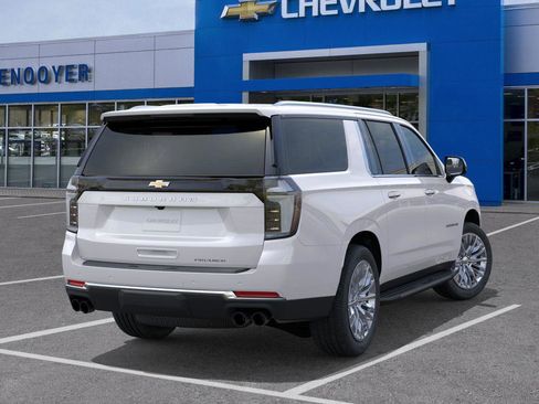 New 2025 Chevrolet Suburban Premier w/ Sun And Tow Package AWD/4WD image 4