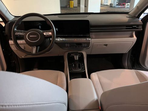 Used 2025 Hyundai Kona SEL image 33