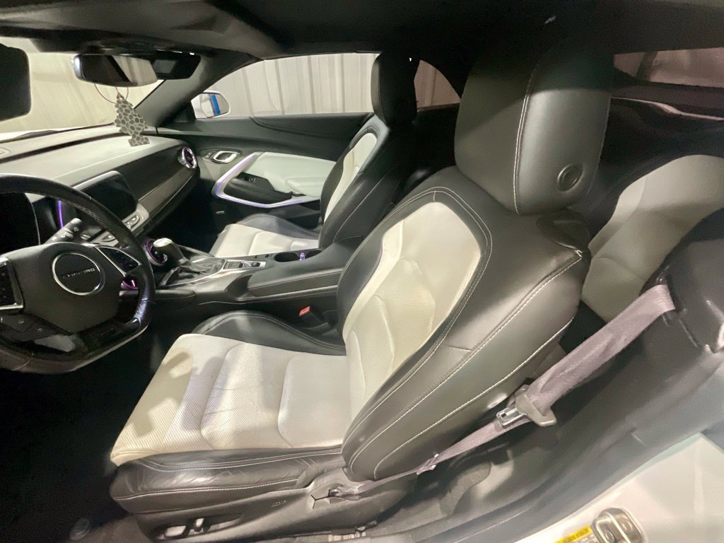 Used 2017 Chevrolet Camaro LT RWD image 9