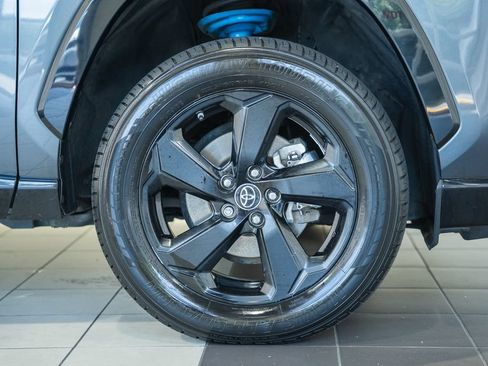 Used 2019 Toyota RAV4 XSE w/ Carpet Mat Package AWD/4WD image 19