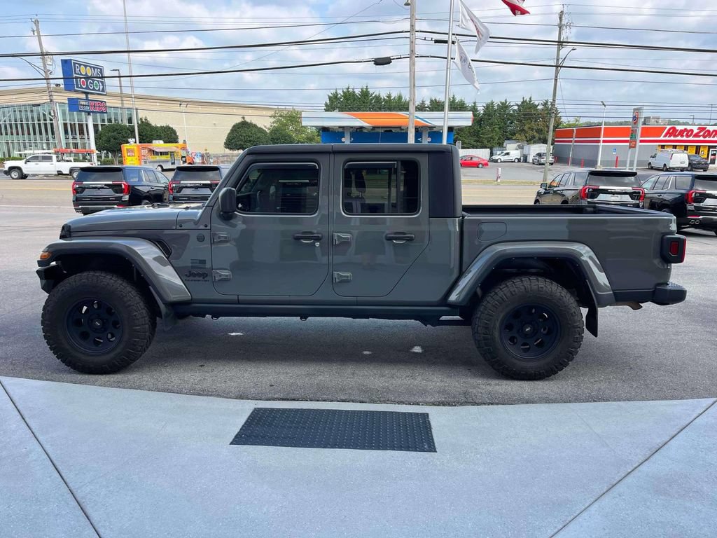 Used 2022 Jeep Gladiator Sport AWD/4WD image 6