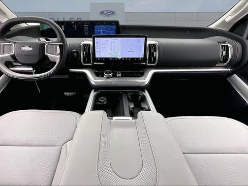 New 2025 Ford Expedition Platinum w/ Platinum Ultimate Package AWD/4WD image 5