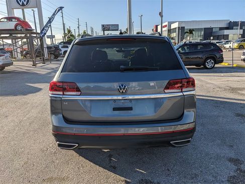 Certified 2023 Volkswagen Atlas SE image 4