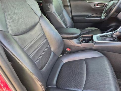 Used 2021 Toyota RAV4 Limited FWD image 19