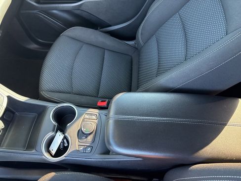 Used 2022 GMC Terrain SLE w/ Driver Convenience Package image 22