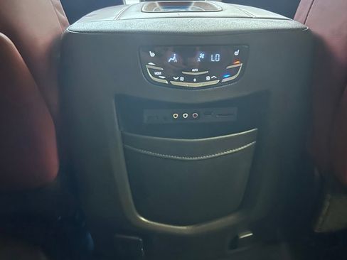 Used 2016 Cadillac Escalade Premium RWD image 23
