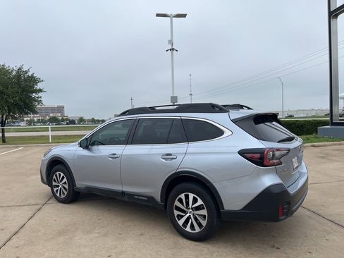 Used 2022 Subaru Outback Premium AWD/4WD image 4