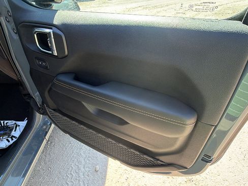 Used 2025 Jeep Wrangler Sahara w/ Safety Group image 17