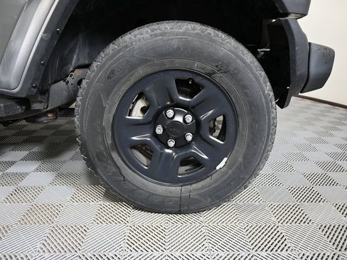 Used 2020 Jeep Wrangler Sport image 11