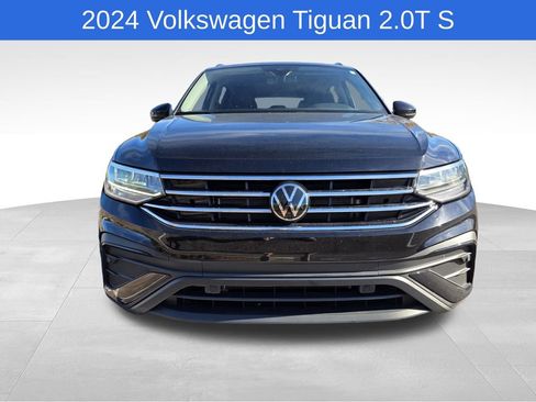 Used 2024 Volkswagen Tiguan S image 9