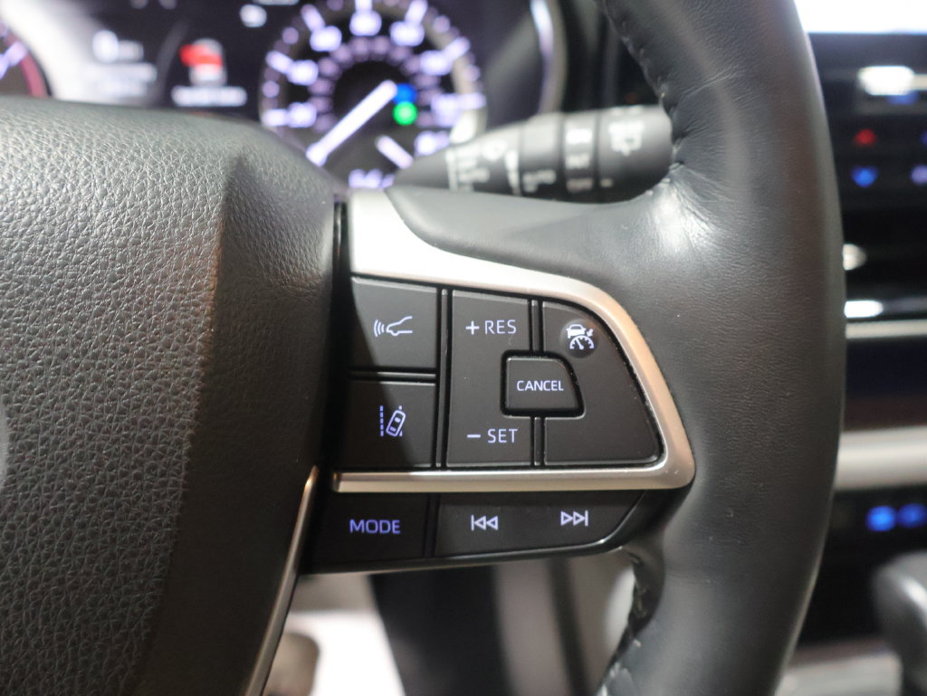 Used 2022 Toyota Highlander Platinum AWD/4WD image 32