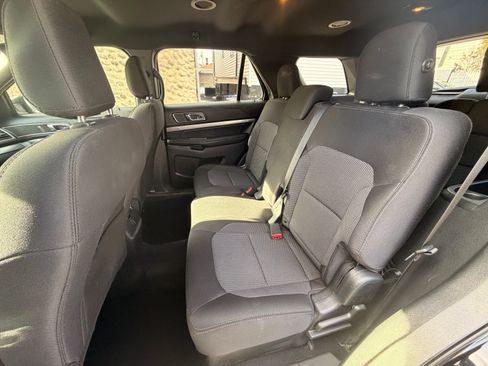 Used 2019 Ford Explorer XLT image 26