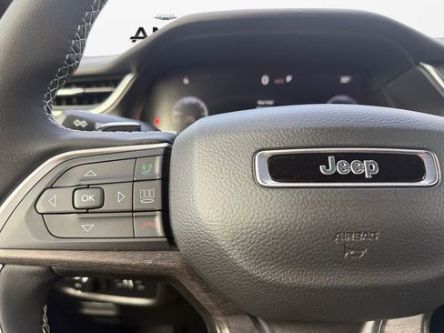 New 2025 Jeep Grand Cherokee Limited w/ Black Appearance Package image 25