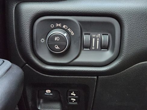 New 2026 RAM 1500 4x4 Crew Cab image 24