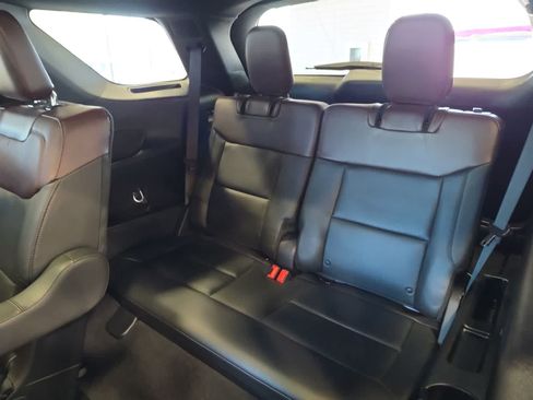 Used 2023 Ford Explorer Platinum w/ Technology Package AWD/4WD image 38