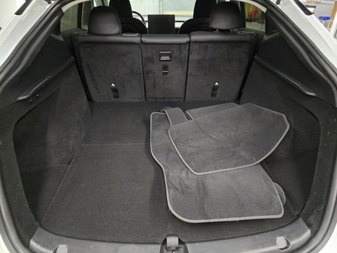 Used 2023 Tesla Model Y Long Range image 40