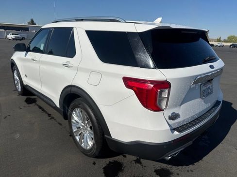 Used 2021 Ford Explorer King Ranch w/ Premium Technology Package RWD image 3