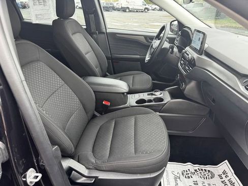 Used 2025 Ford Escape Active AWD/4WD image 14