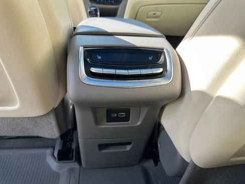 Used 2020 Cadillac XT6 Premium Luxury image 23
