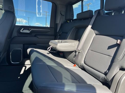 New 2025 GMC Sierra 2500 SLT w/ SLT Convenience Package image 22