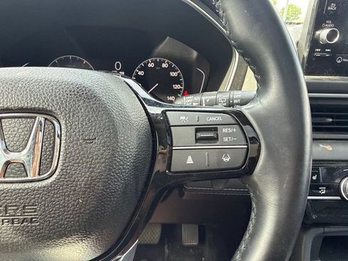 Used 2025 Honda Pilot Touring image 21