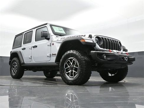 Used 2024 Jeep Wrangler Unlimited Rubicon w/ Capability Package image 41